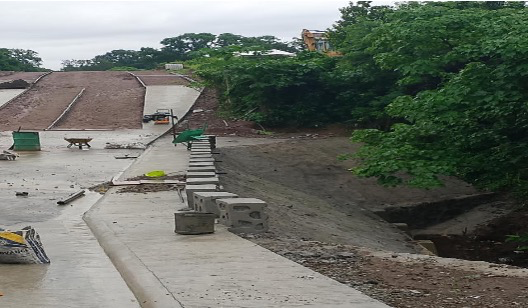 Mountain View Park entrance and main road